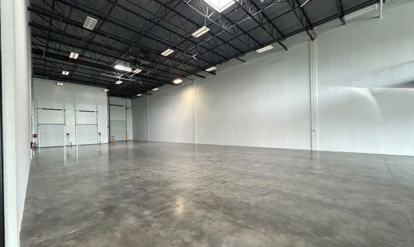More Photos Of 7121 104 Av SE, Calgary Warehouse For Sale