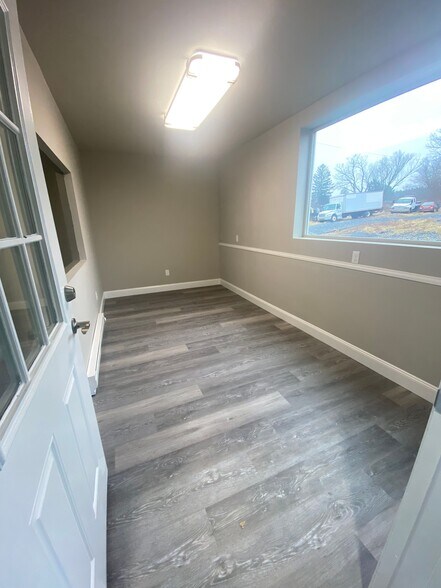 More Photos Of 5477 Mauser St, Laurys Station Warehouse For Lease