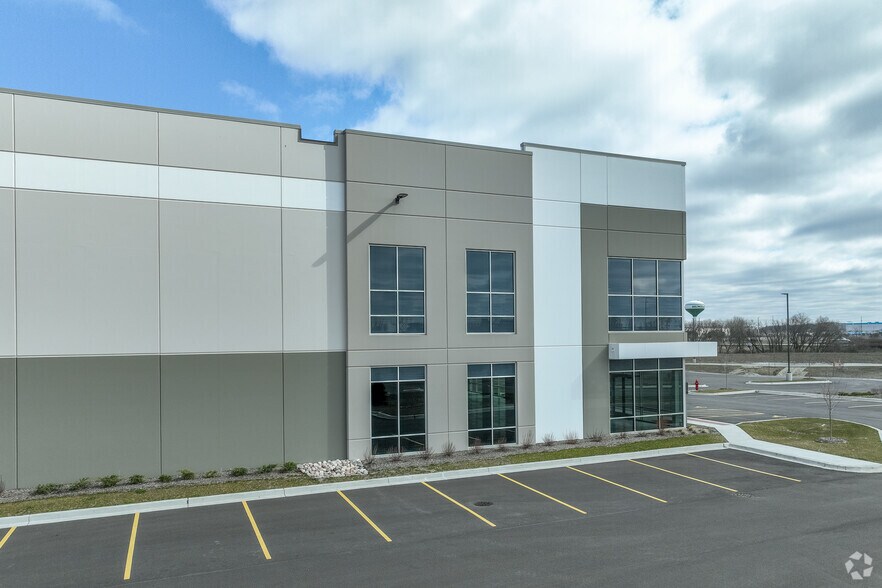 More Photos Of 12150 Jim Dhamer Dr, Huntley Distribution For Lease