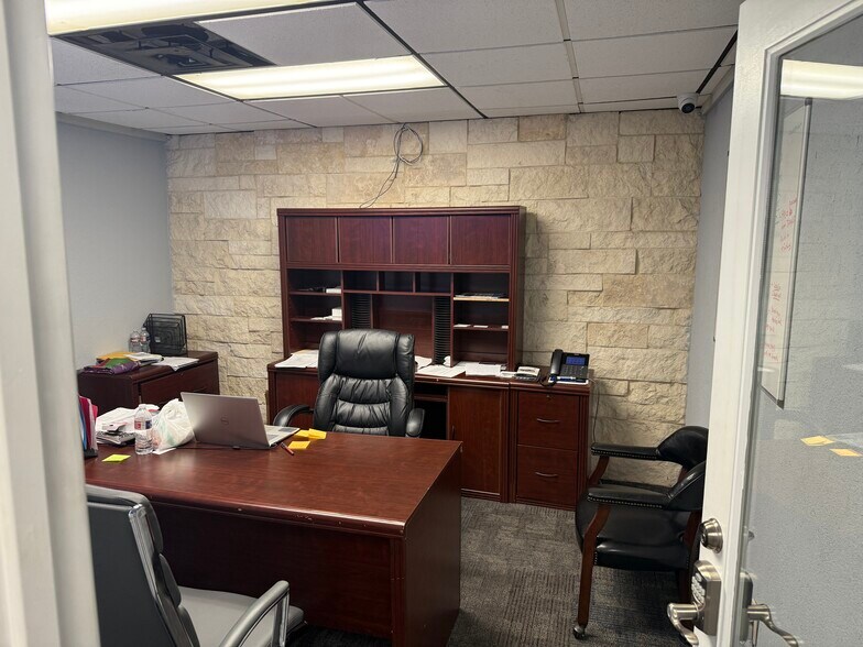 More Photos Of 2333 Joe Field Rd, Dallas Light Manufacturing For Lease
