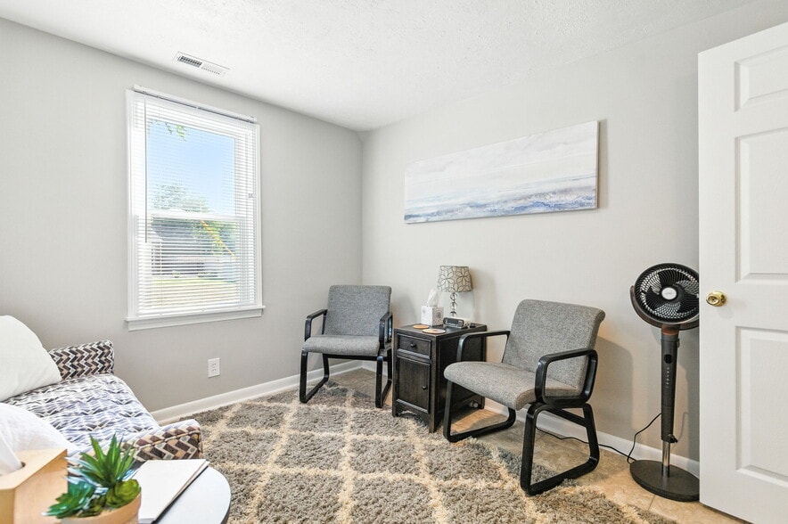 More Photos Of 409 Marquette Dr, Louisville Office For Sale