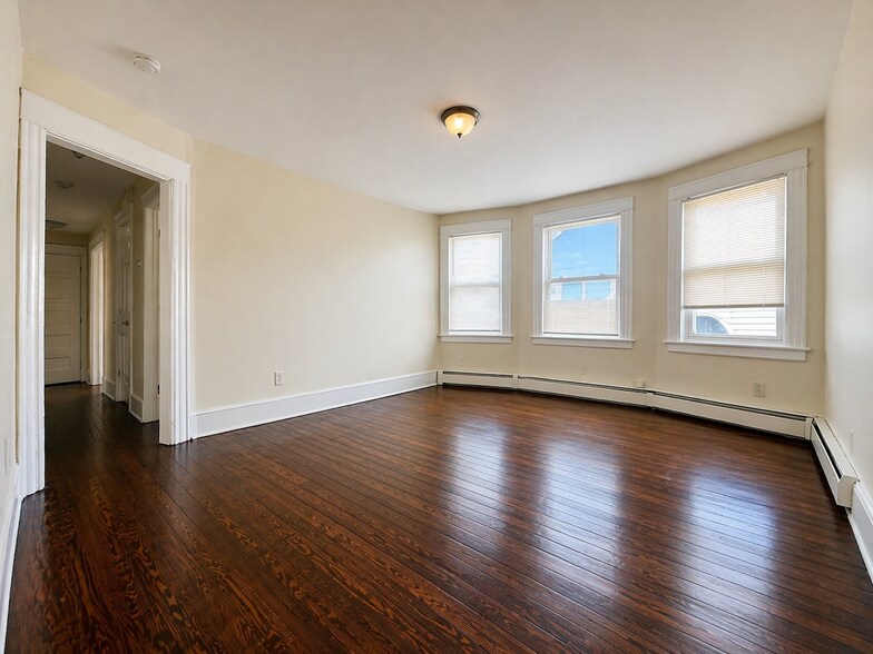 More Photos Of 40 Vine St, Bridgeport Multifamily For Sale