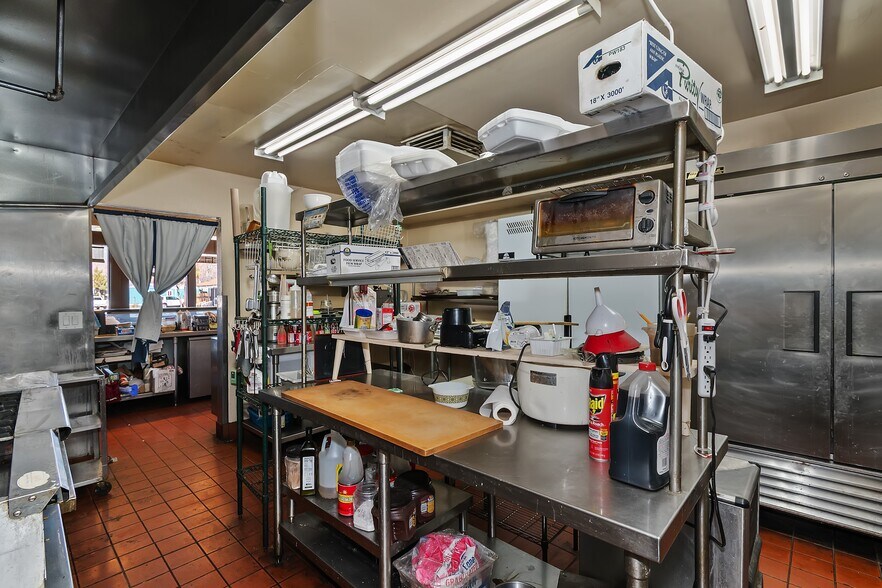 More Photos Of 41025 Big Bear Blvd, Big Bear Lake Restaurant For Sale