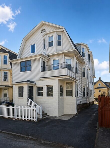 Primary Photo Of 40 Vine St, Bridgeport Multifamily For Sale