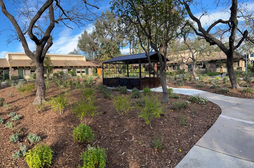 More Photos Of 2021 Sperry Ave, Ventura Office For Lease