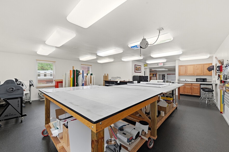 More Photos Of 508 Rodi Rd, Pittsburgh Flex For Sale