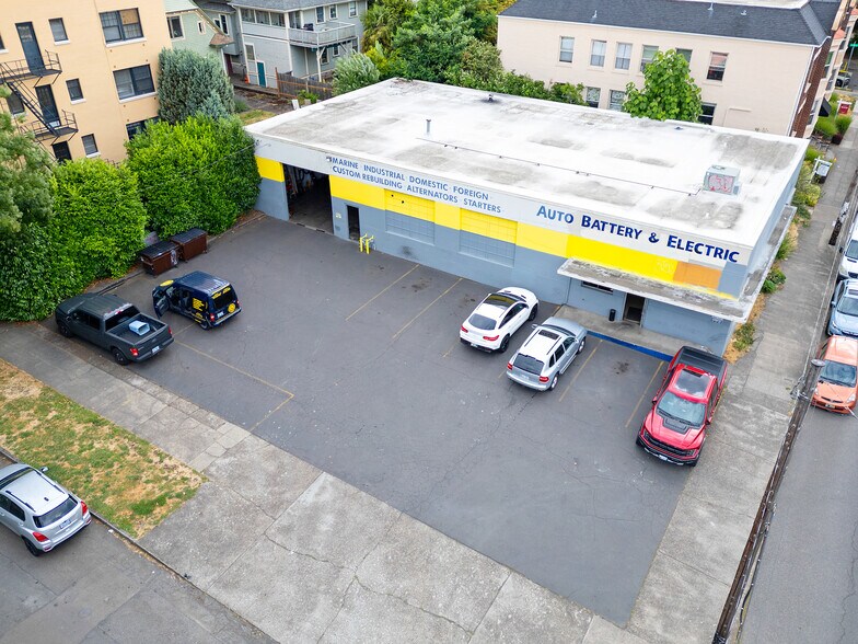 More Photos Of 1515 SE Hawthorne Blvd, Portland Auto Repair For Sale