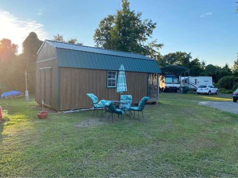 More Photos Of 12606 Holt Peterson Rd, Cottondale Trailer Camper Park For Sale