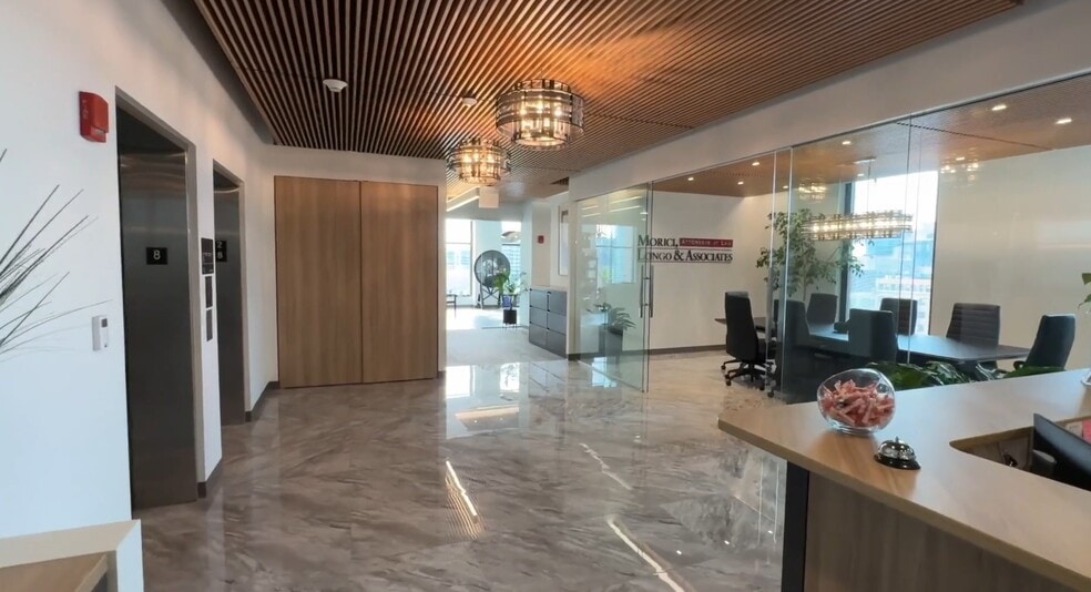 More Photos Of 732 W Randolph St, Chicago Unknown For Lease