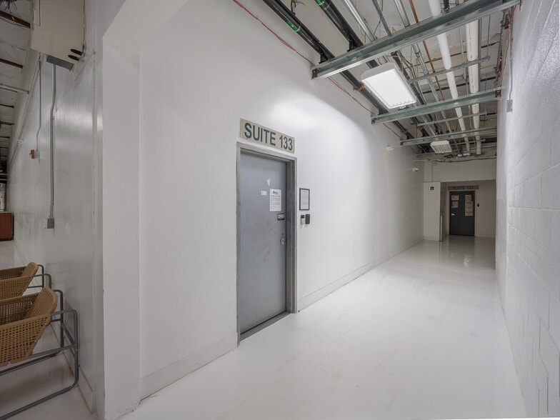 More Photos Of 630 SW Walnut St, Hillsboro Warehouse For Sale