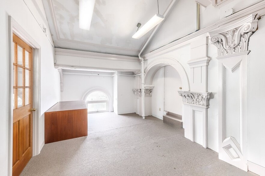 More Photos Of 86 Pleasant St, Marlborough Religious Facility For Sale