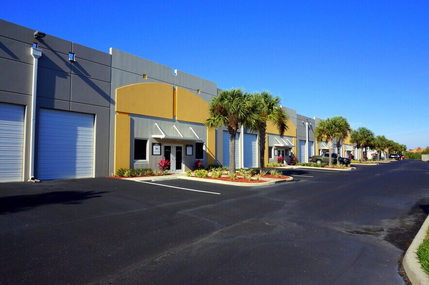 More Photos Of 12801 Commerce Lakes Dr, Fort Myers Light Distribution For Sale