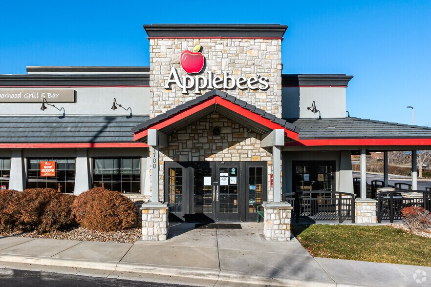 More Photos Of 1700 Village West Pky, Kansas City Restaurant For Lease