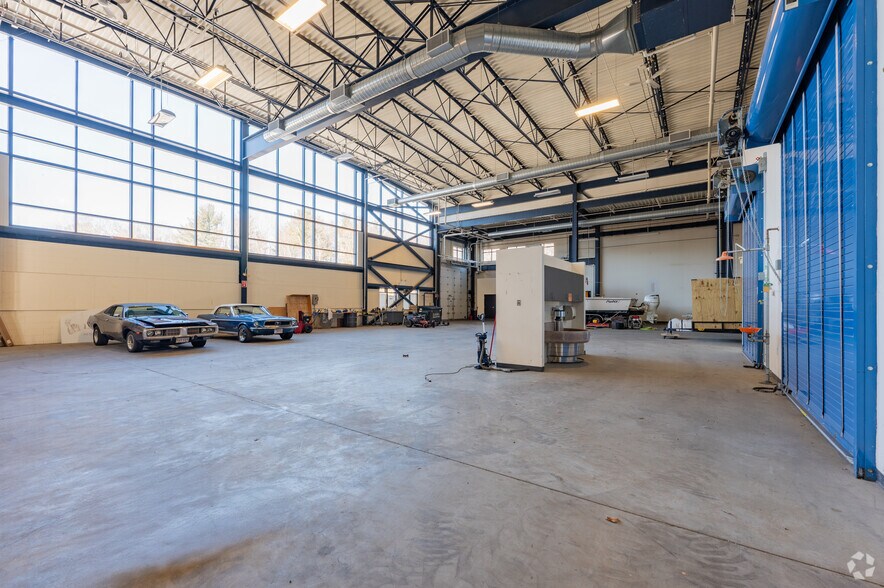 More Photos Of 71 Frankland Rd, Hopkinton Manufacturing For Lease