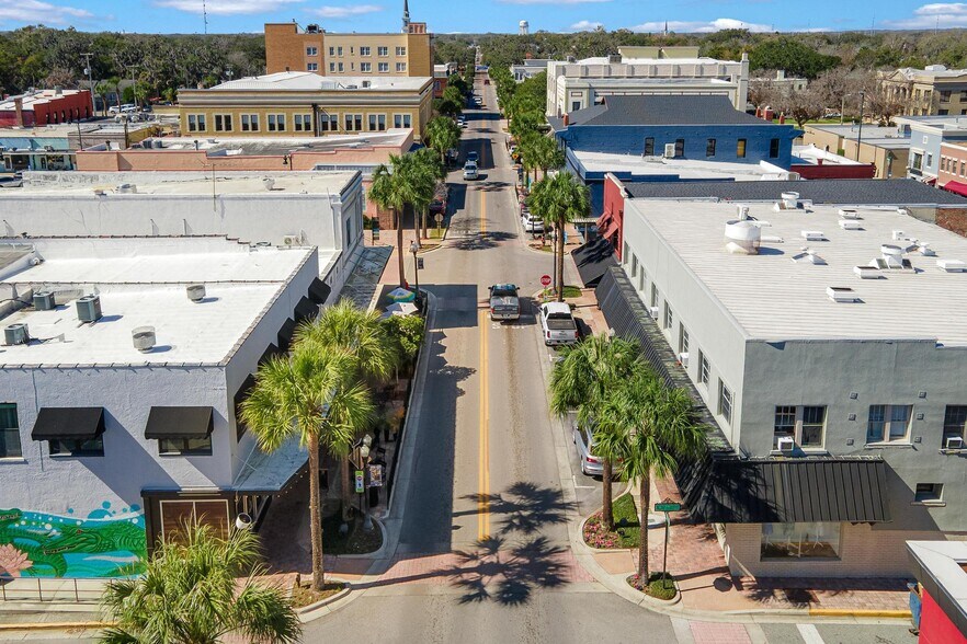 More Photos Of 200 W Main St, Leesburg Storefront Retail Residential For Lease