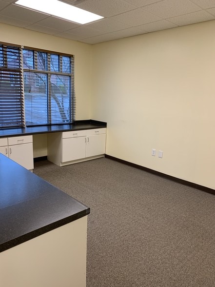 More Photos Of 203 Oakside Ln, Canton Medical For Sale