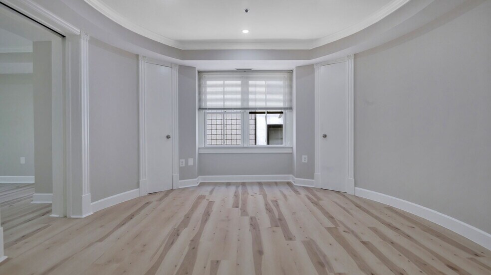 More Photos Of 323 8th St NE, Washington Apartments For Sale