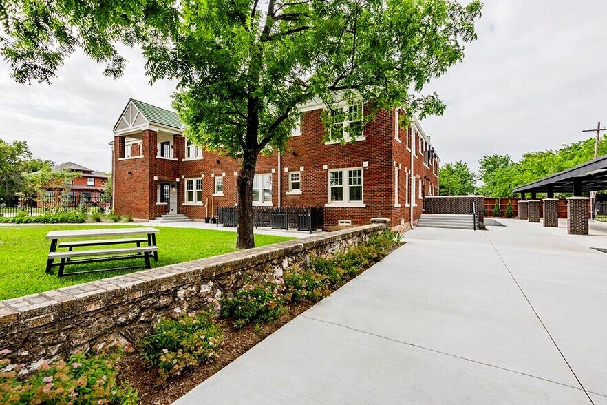 More Photos Of 2837 Hemphill St, Fort Worth Apartments For Sale
