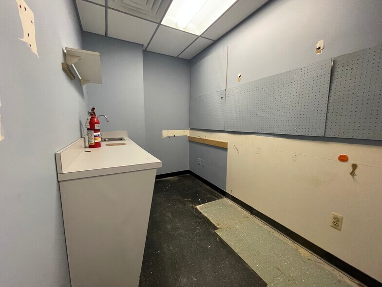More Photos Of 346-348 Broad Ave, Leonia Restaurant For Lease