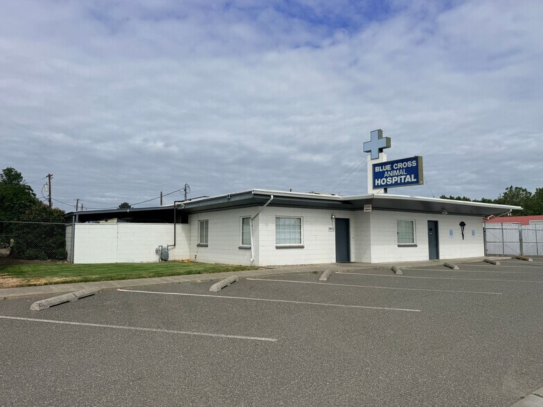 More Photos Of 1912 N 4th Ave, Pasco Office For Sale