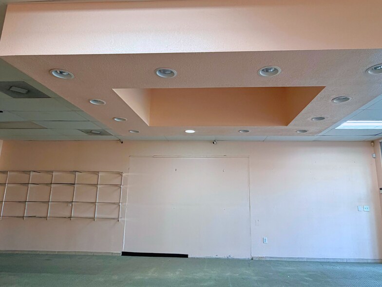 More Photos Of 8452-8456 Gulf Fwy, Houston Unknown For Lease