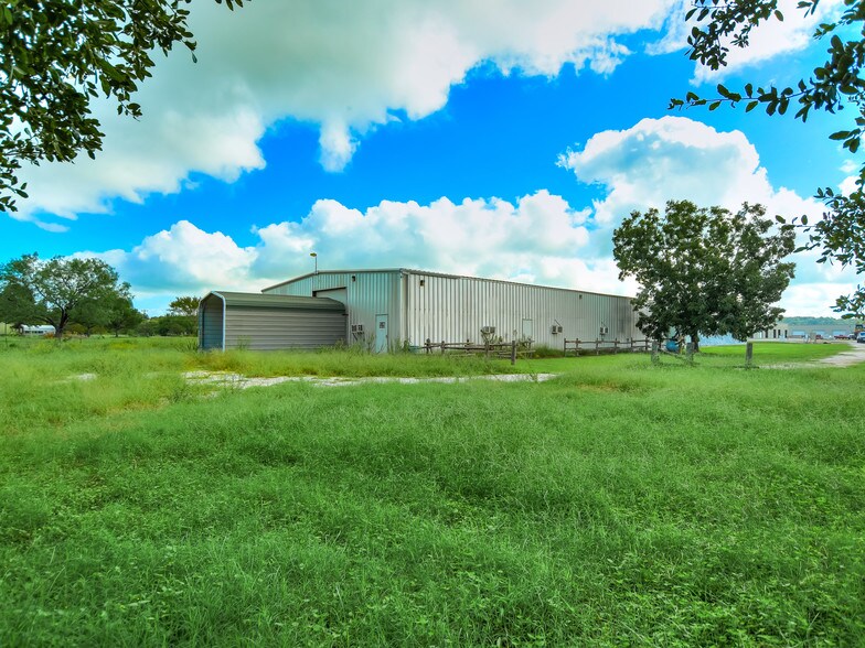 More Photos Of 108 Kellar Rd, Smithville Warehouse For Lease