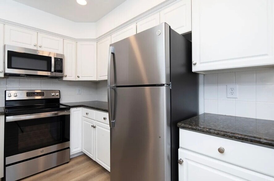 More Photos Of 2104-2110 Bacon St, San Diego Apartments For Sale