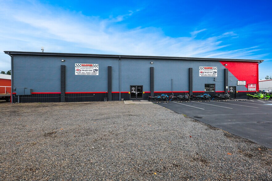 More Photos Of 7168 N Government Way, Dalton Gardens Warehouse For Lease