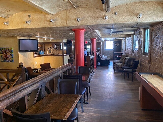 More Photos Of 520 S Front St, Columbus Bar For Lease