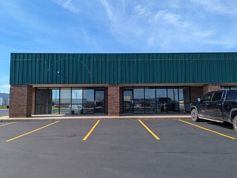 More Photos Of 3000 E Division St, Springfield Medical For Lease