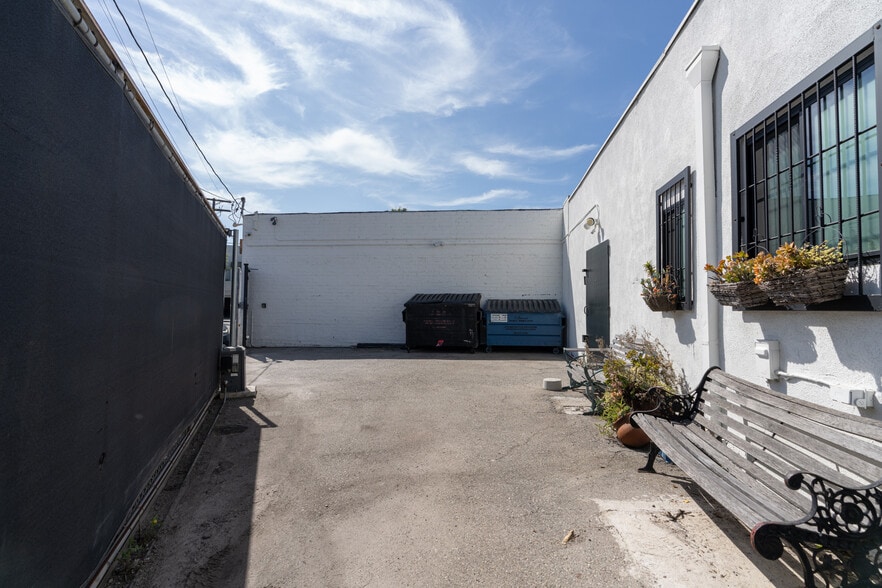 More Photos Of 11018 Washington Blvd, Culver City Storefront For Sale