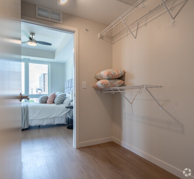 More Photos Of 1725 Nicollet Ave, Minneapolis Apartments For Lease