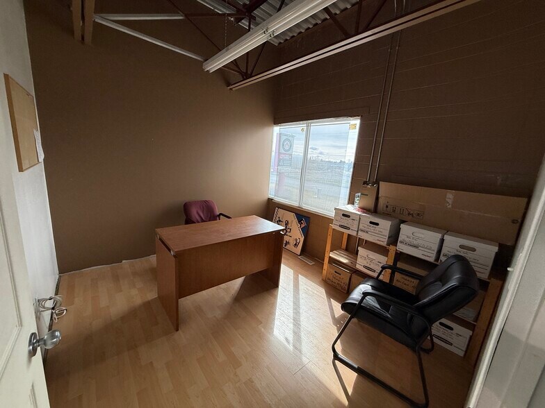 More Photos Of 2843 2 Av N, Lethbridge Flex For Lease