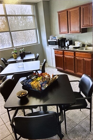 More Photos Of 127 N Walnut St, Itasca Office Residential For Sale