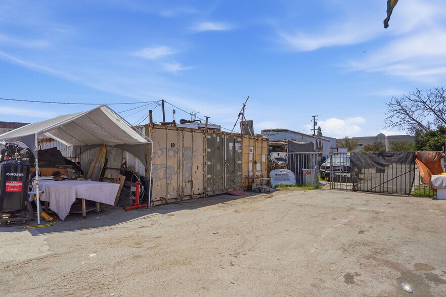 More Photos Of 1635 W 130th St, Gardena Contractor Storage Yard For Sale