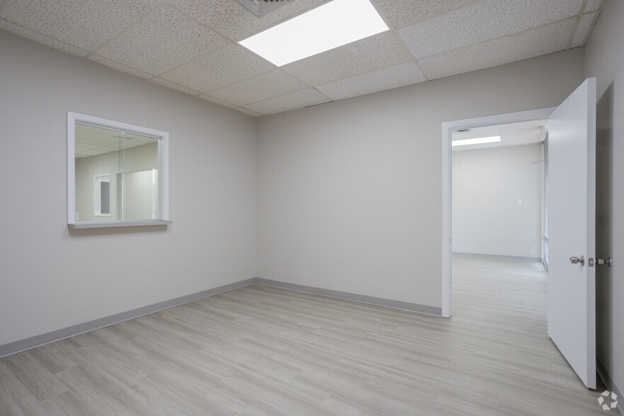 More Photos Of 5151 Mitchelldale St, Houston Unknown For Lease