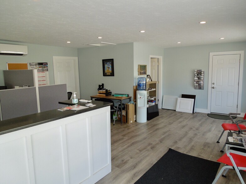 More Photos Of 32 Samoset St, Plymouth Storefront Retail Office For Lease