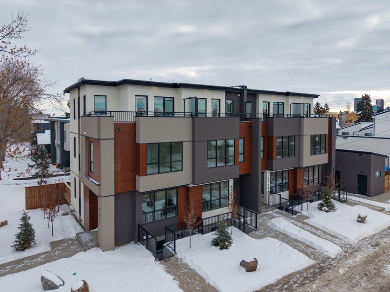 More Photos Of 2124 7 St NW, Calgary Apartments For Sale