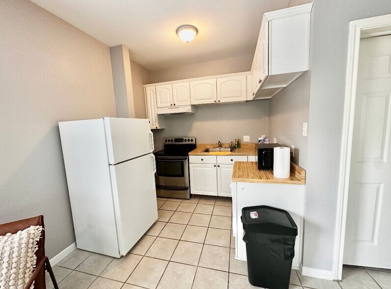 More Photos Of 5205 Hudson Bend Rd, Austin Light Manufacturing For Sale