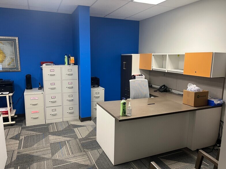 More Photos Of 7400 Plaza Mayor Blvd, Oklahoma City Flex For Lease