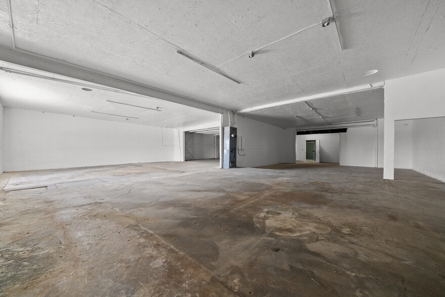 More Photos Of 1130 N Maclay Ave, San Fernando Warehouse For Lease