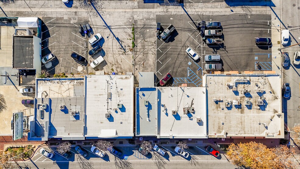 More Photos Of 24363 Main St, Santa Clarita Freestanding For Sale