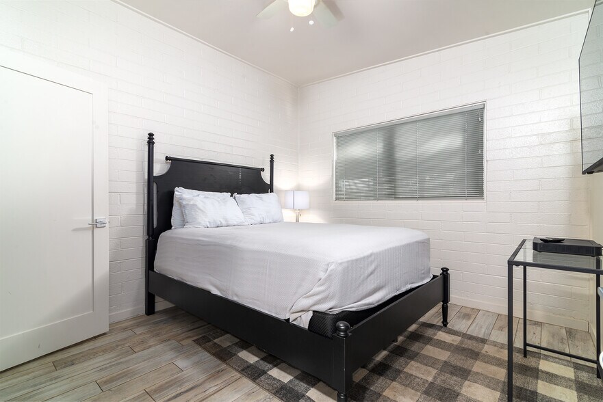 More Photos Of 914 S Kenwood Cir, Tempe Apartments For Sale