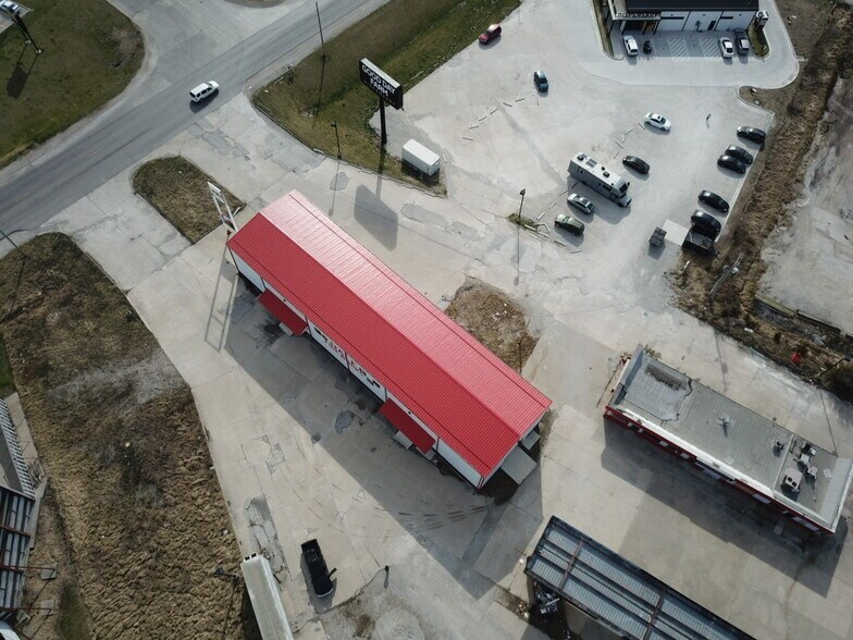 More Photos Of 20023 E State Hwy N, Eagleville General Retail For Sale