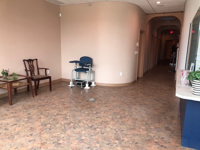 More Photos Of 154 Turnpike Rd, Southborough Storefront Retail Office For Lease