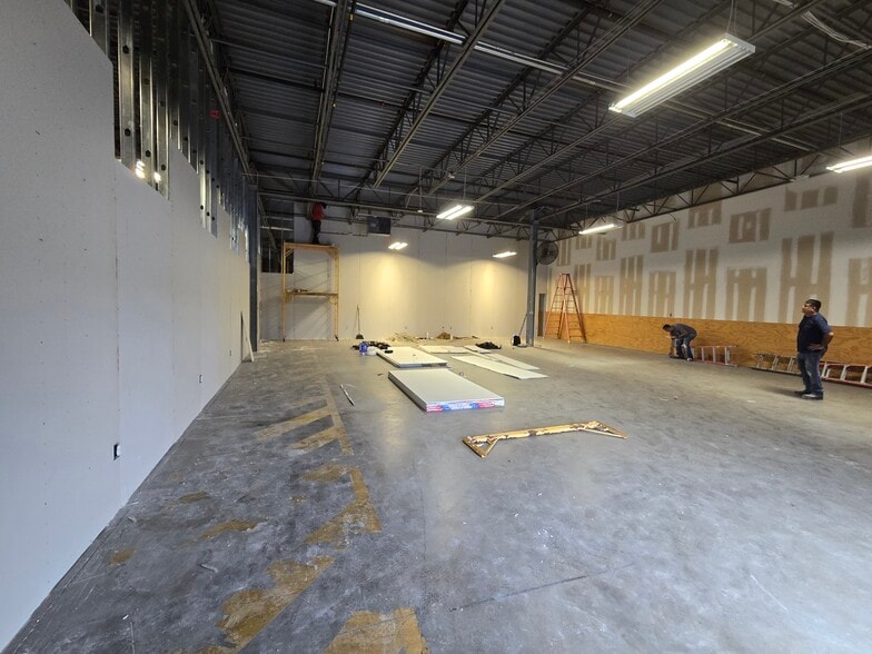 More Photos Of 2960 Technology Pl, Waldorf Research And Development For Lease