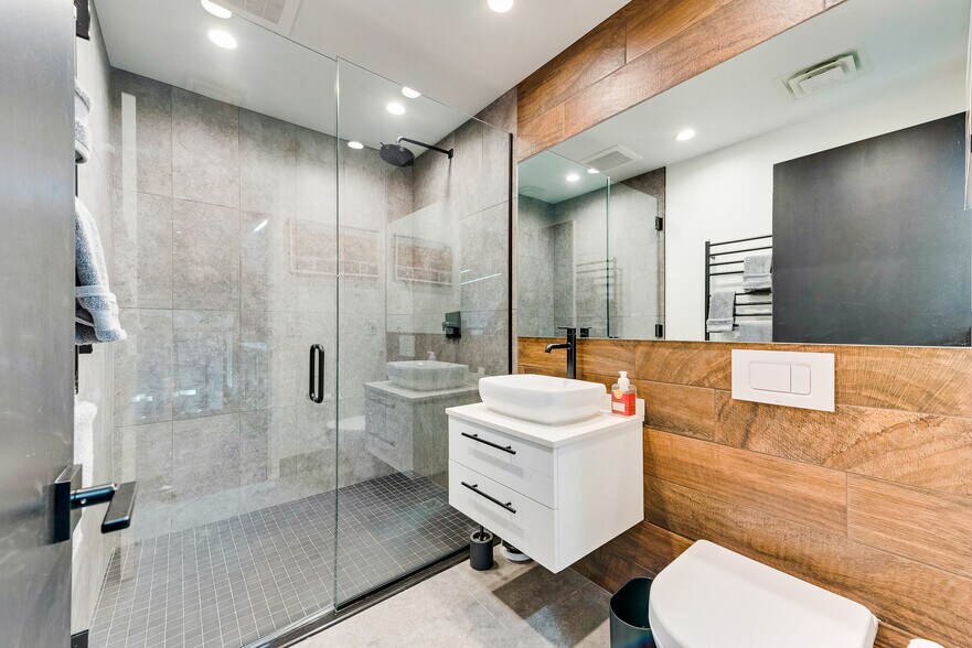 More Photos Of 6767 All Stars Ave, Frisco Self Storage For Sale