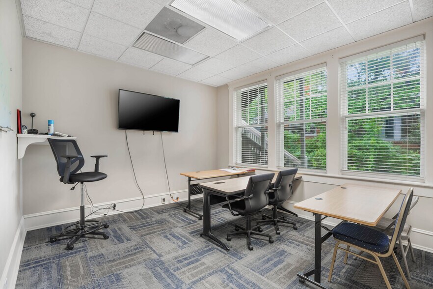 More Photos Of 720 North Ave, Macon-Bibb Office Residential For Sale