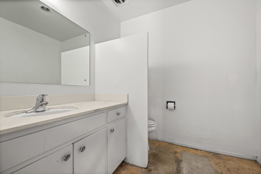 More Photos Of 636 S 200 W, Salt Lake City Office For Lease