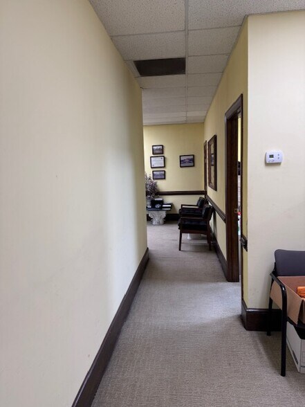More Photos Of 1433 Emerywood Dr, Charlotte Office For Lease